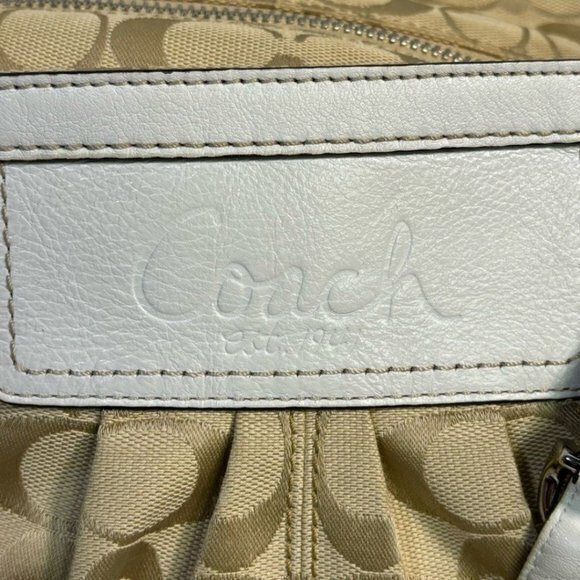 COACH signature Tan/white Shoulder Bag - Picture 11 of 12